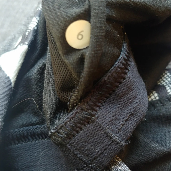 Lululemon Tank Top 6 Run Back On Track Gray Floral - Picture 6 of 6